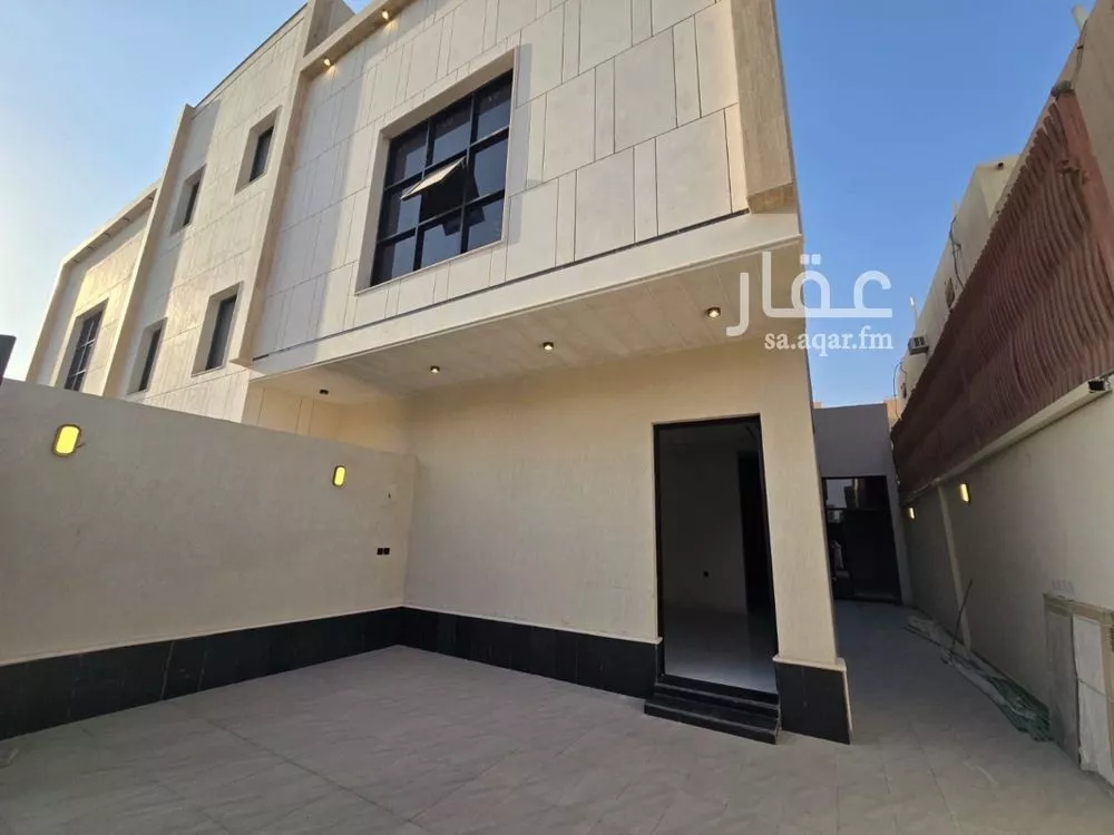 3 bedroom floor in Al Munsiyah 1