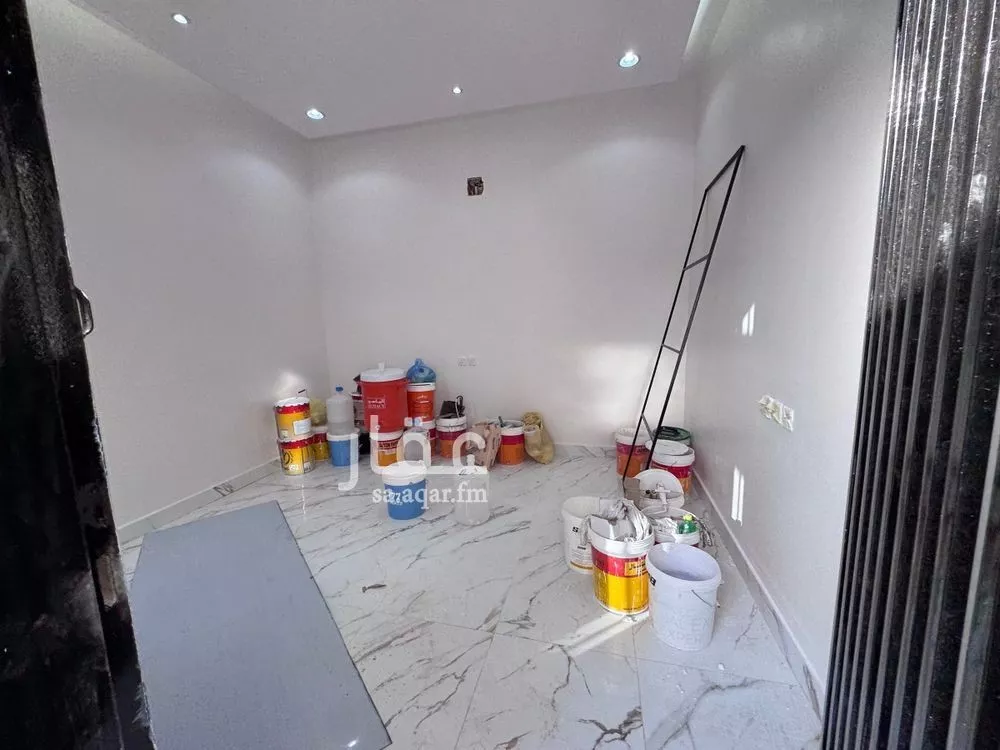 فيلا 6 غرف في العريجاء الغربية 3