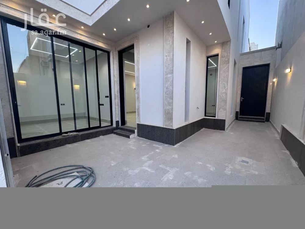 فيلا 6 غرف في العريجاء الغربية 2