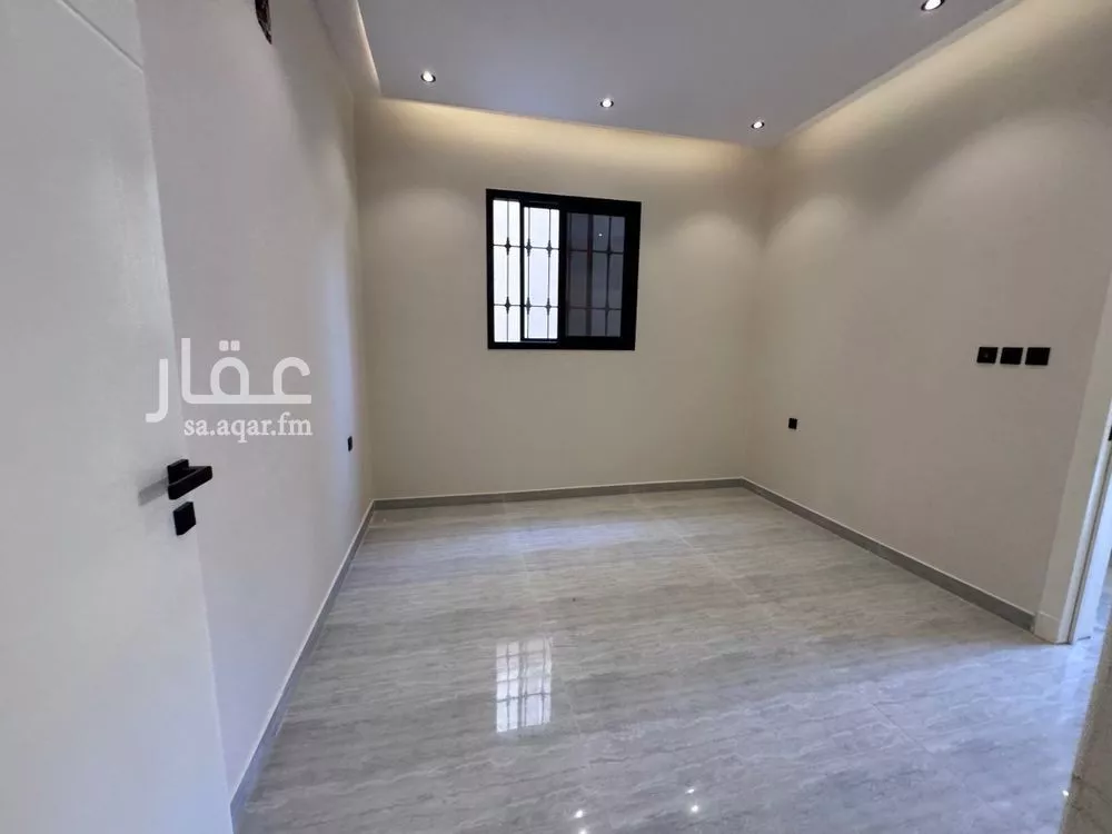 فيلا 5 غرف في العريجاء الغربية 5