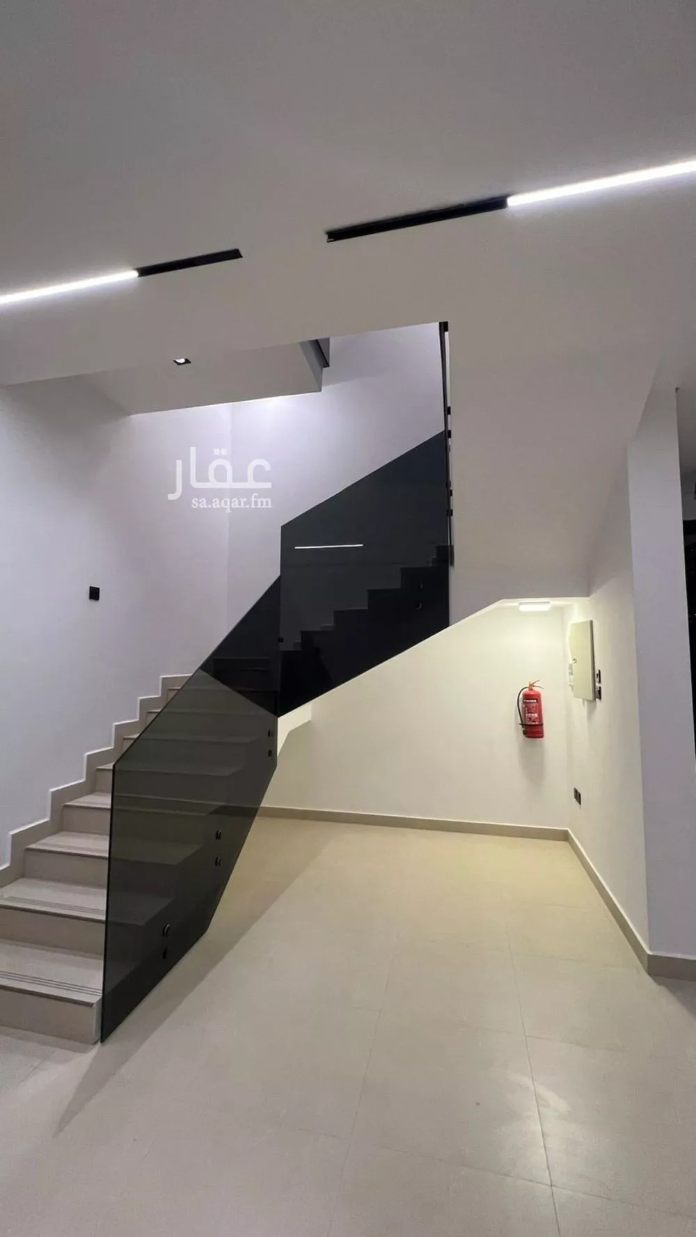 فيلا 4 غرف في العارض 5