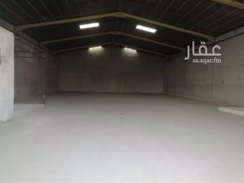 مستودع 7104 م² في المشاعل 1