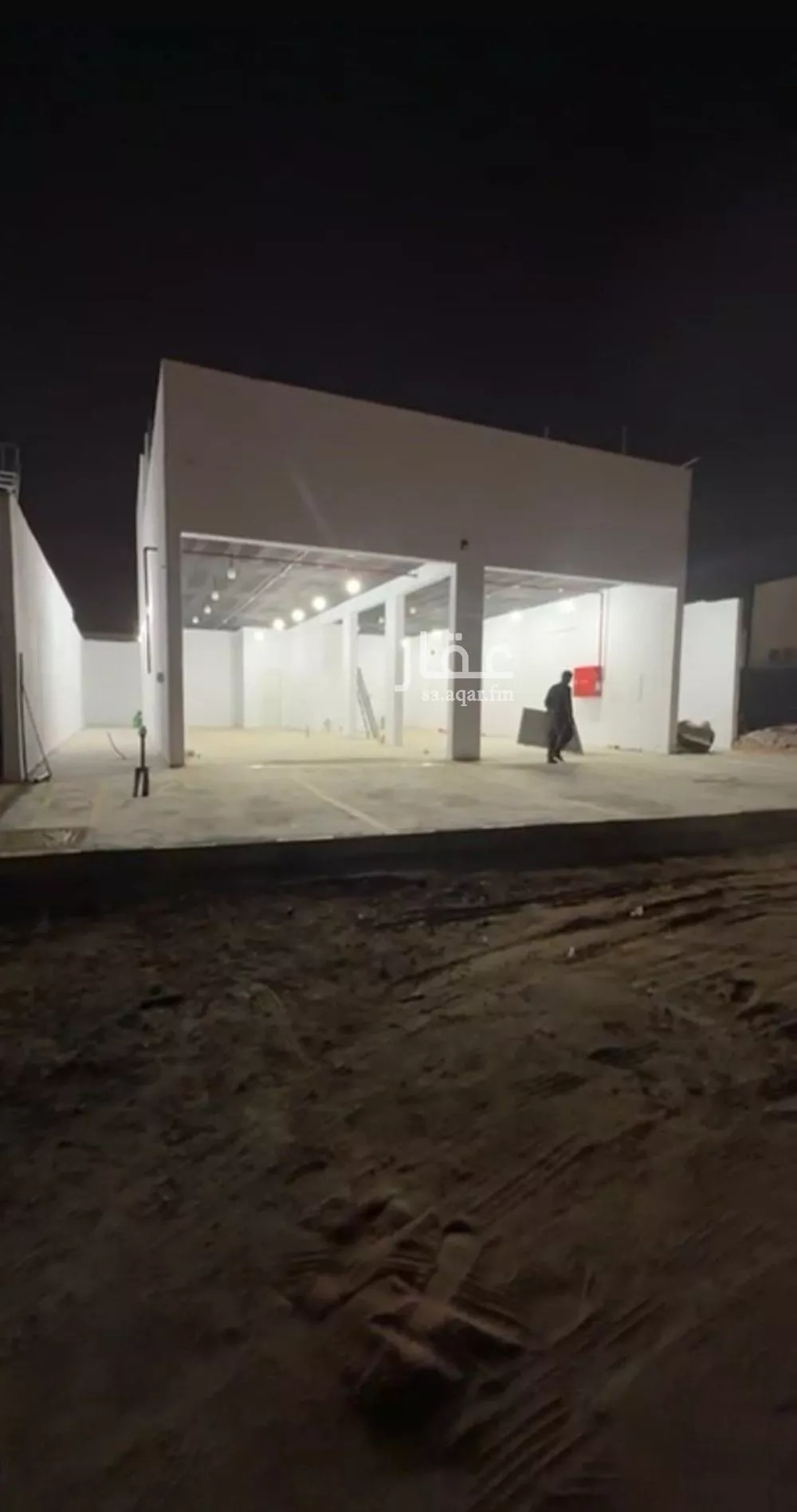 محل 324 م² في القادسية 1