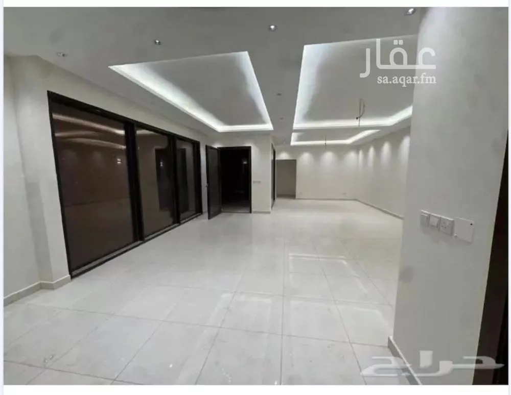 فيلا 4 غرف في الجنادرية 3