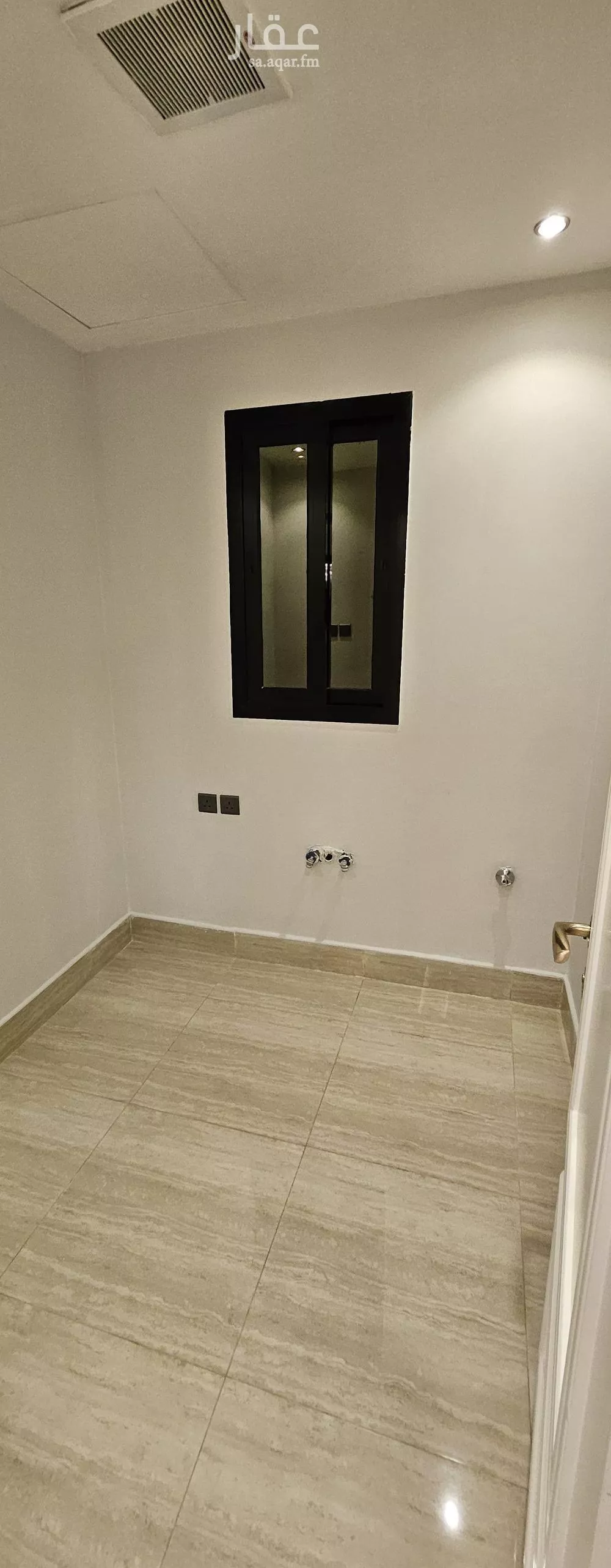 شقة 3 غرف في الملقا 5