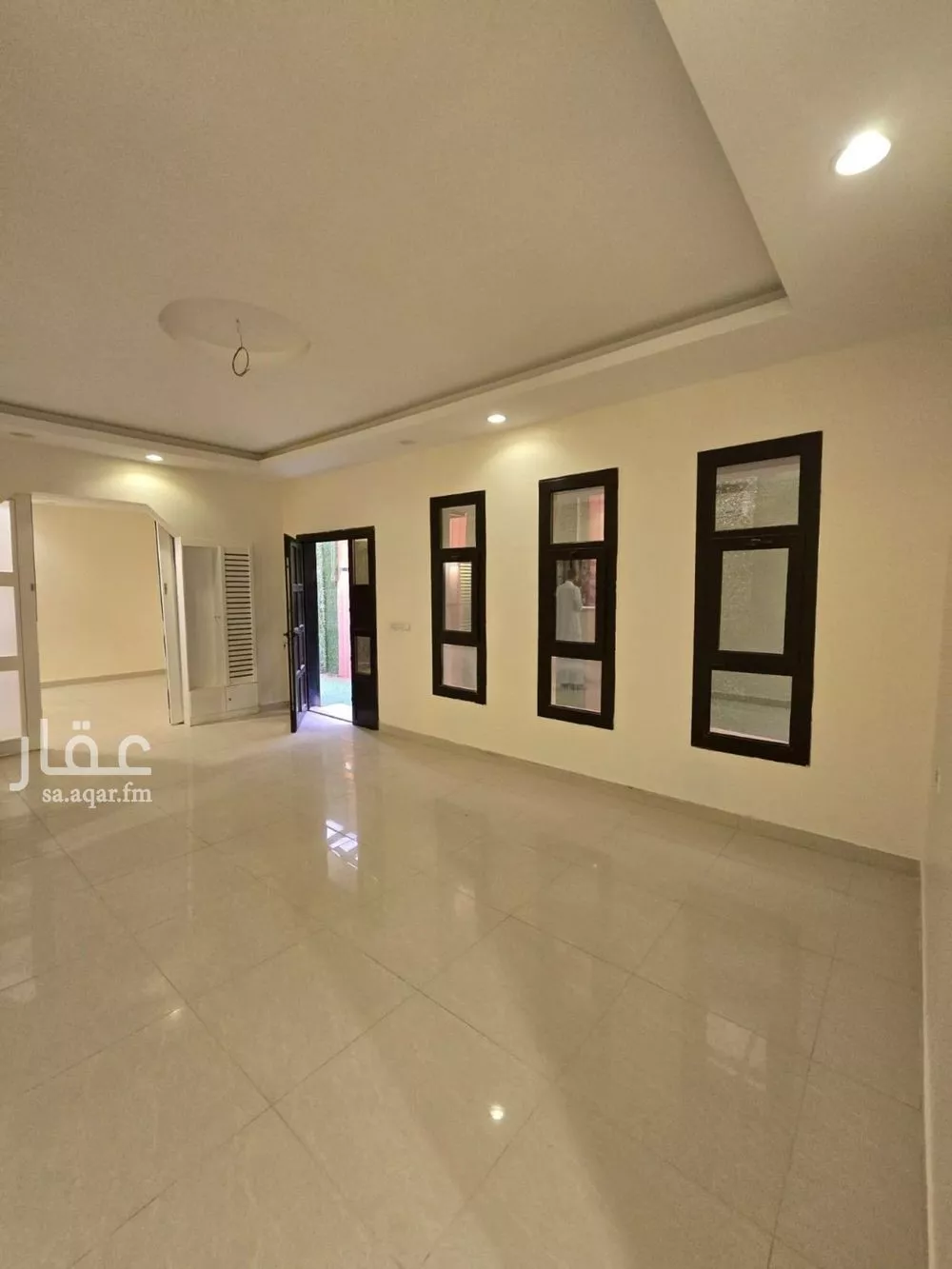 فيلا 5 غرف في الياسمين 1