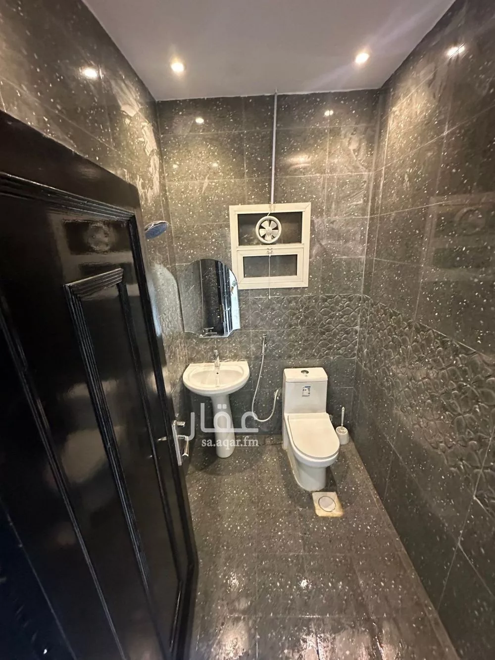 شقة 1 غرف في العقيق 3