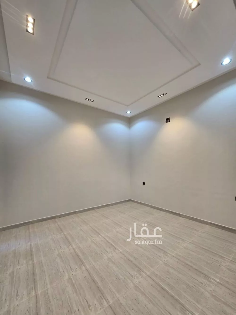 4 bedroom floor in Tuwaiq 2