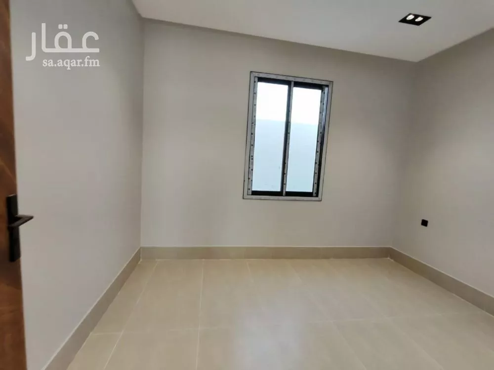 فيلا 5 غرف في عكاظ 3