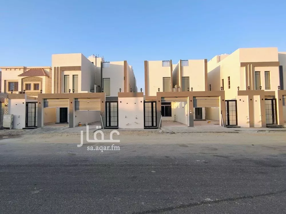 فيلا 6 غرف في الامواج 1