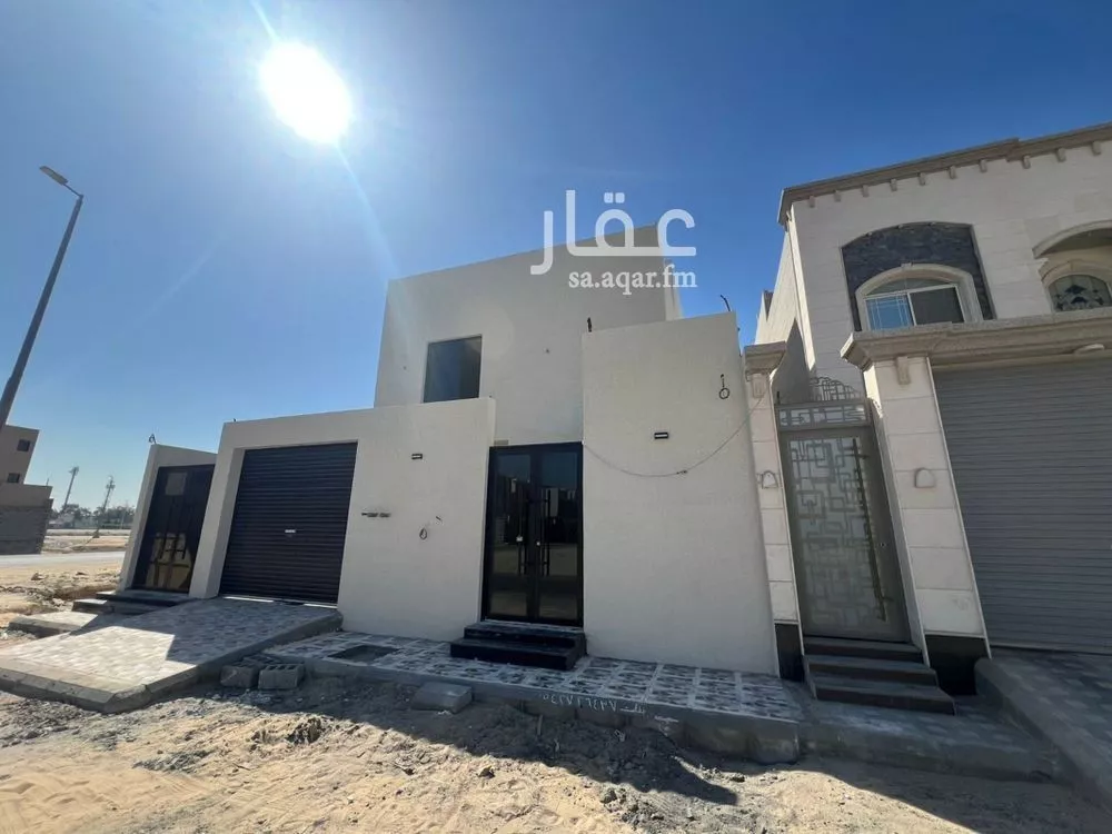 فيلا 6 غرف في العقيق 1