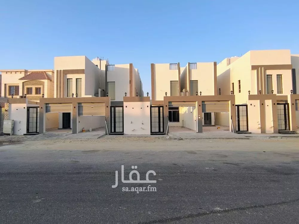 فيلا 6 غرف في الامواج 2