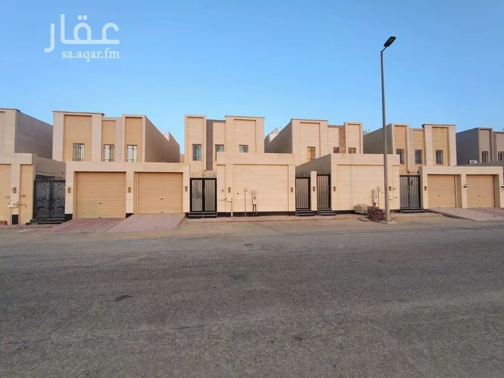 فيلا 8 غرف في العقيق