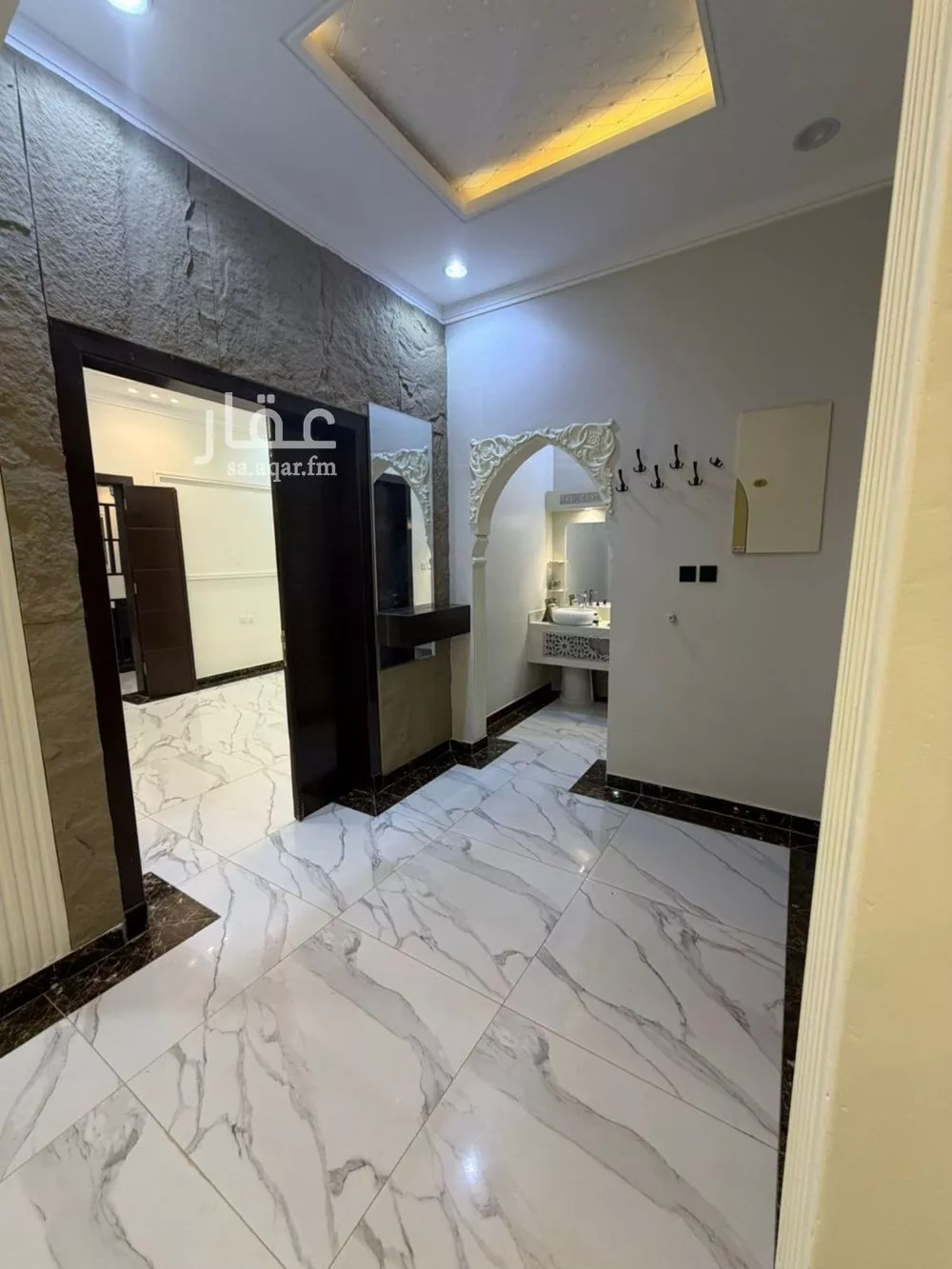 5 bedroom villa in Al Mahdiyyah 2