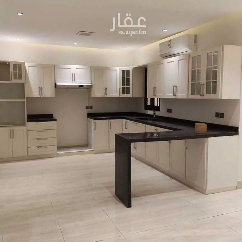 4 bedroom apartment in Al Qairawan 1