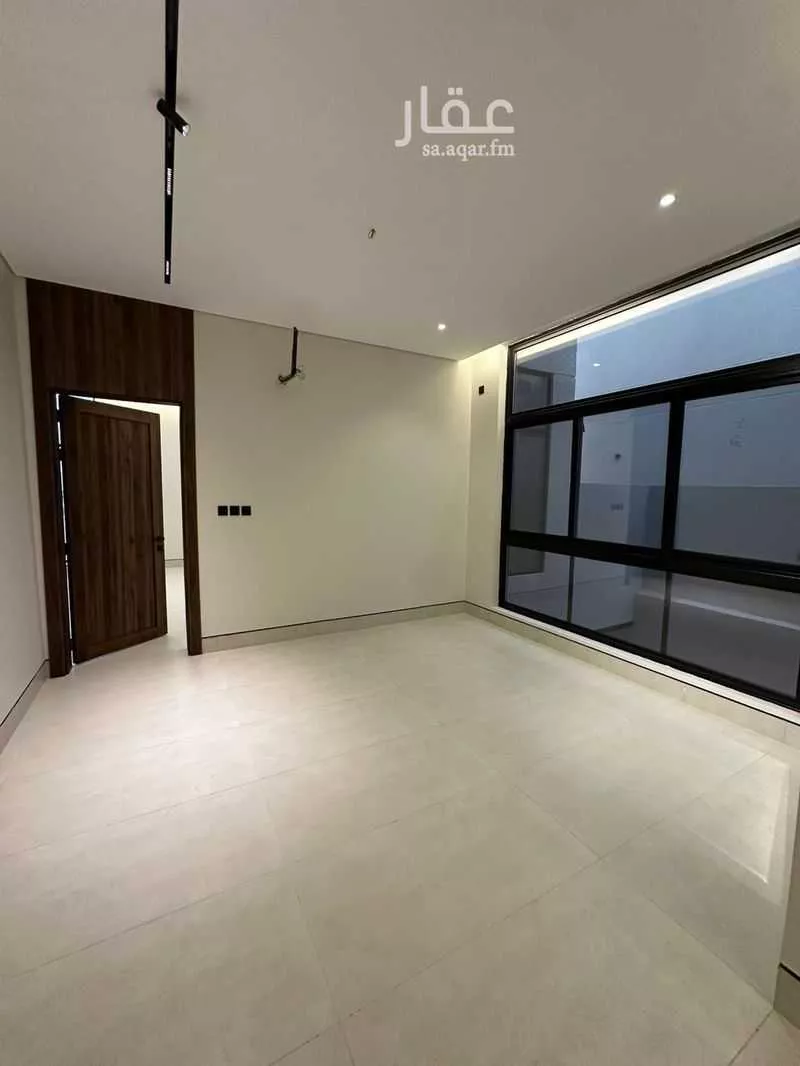 فيلا 5 غرف في السيف 4