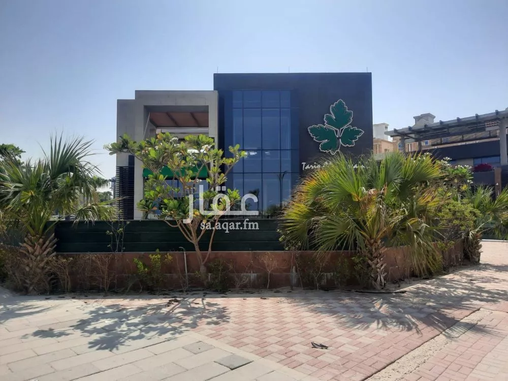 2195 sqm shop in North Al Khobar 4