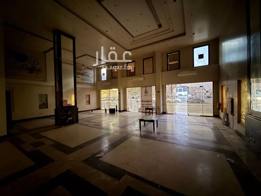 محل 825 م² في العقربية 4