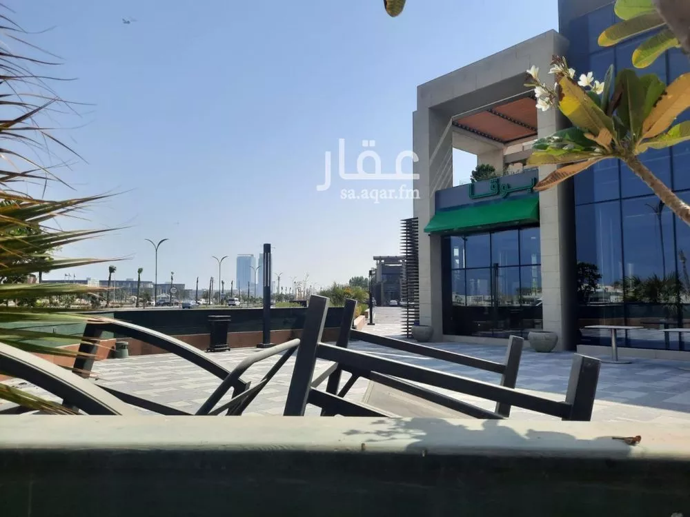 2195 sqm shop in North Al Khobar 3