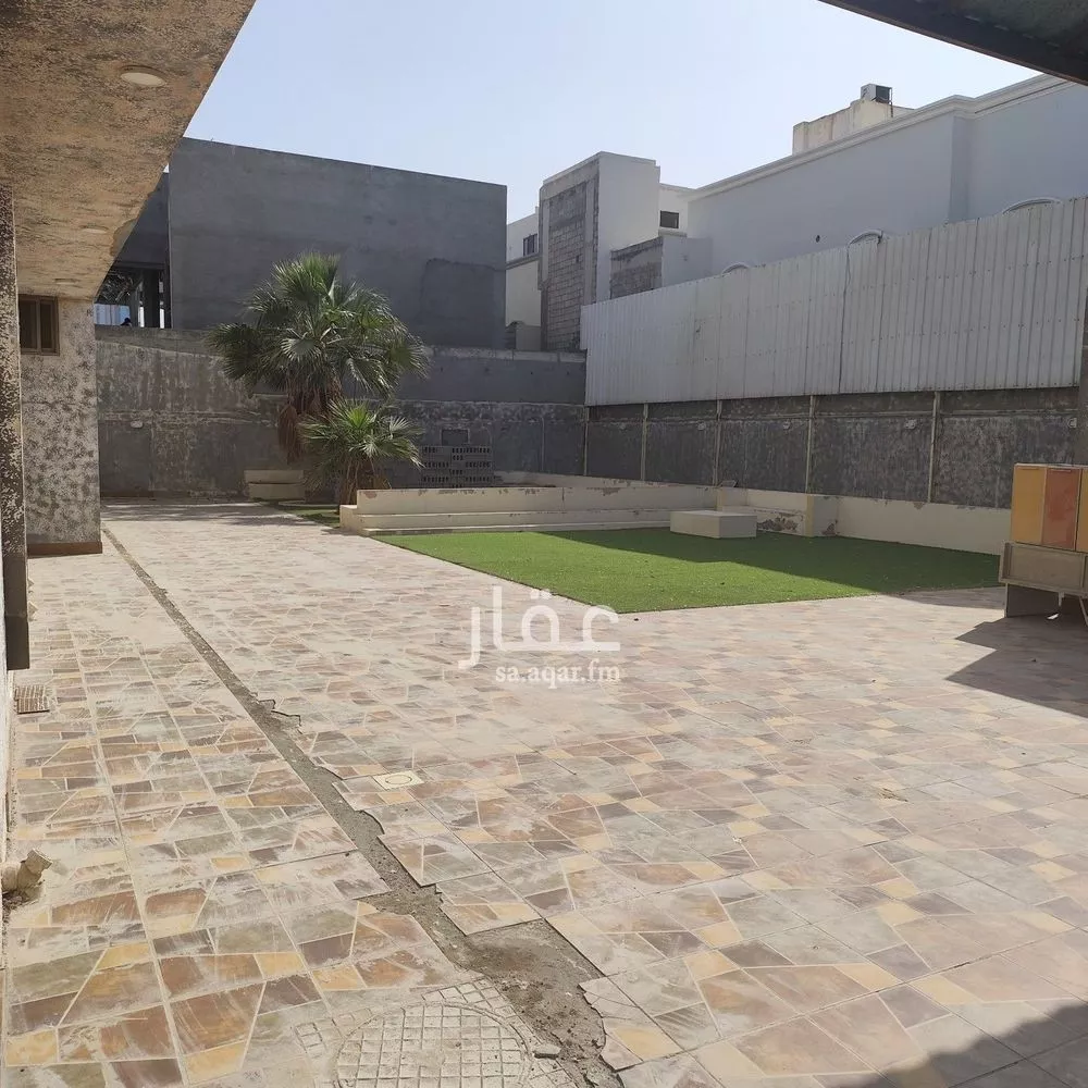 8 bedroom villa in Ash Shati Al Gharbi, Eastern Province 13