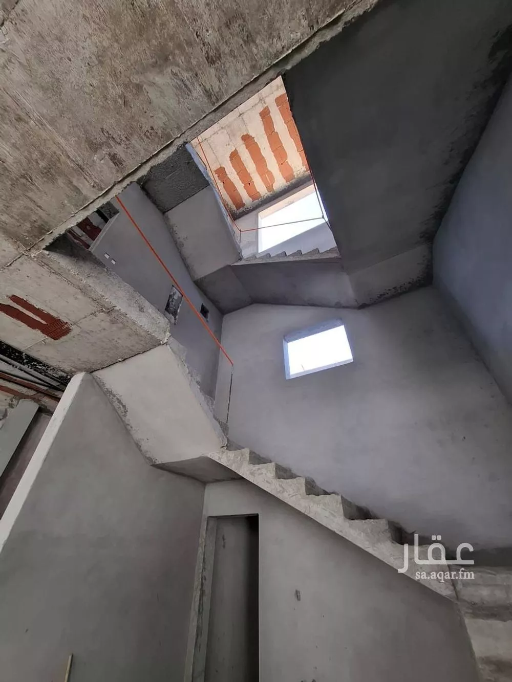 فيلا 10 غرف في الزمرد 5