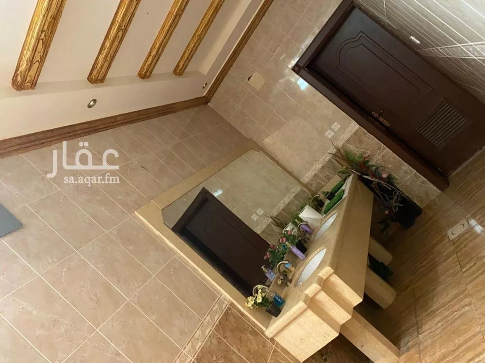 فيلا 7 غرف في العريجاء الوسطى 4