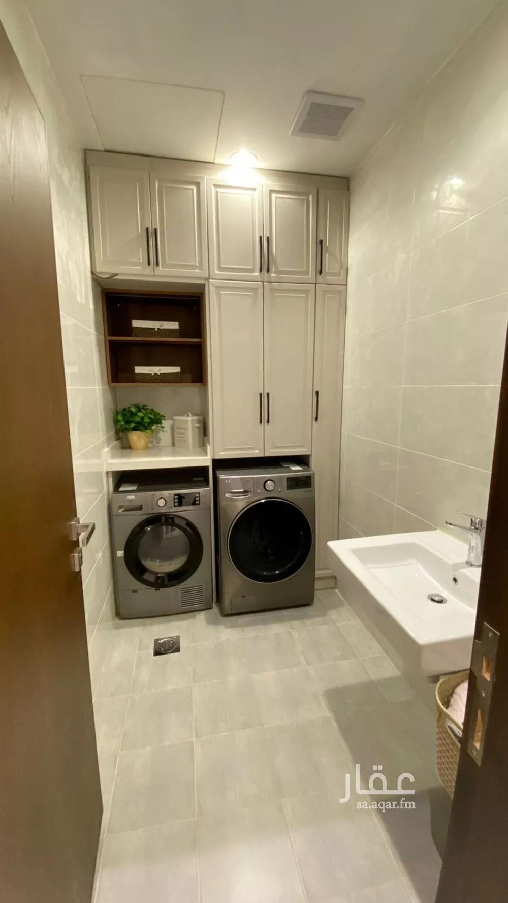 فيلا 5 غرف في الجنادرية 3