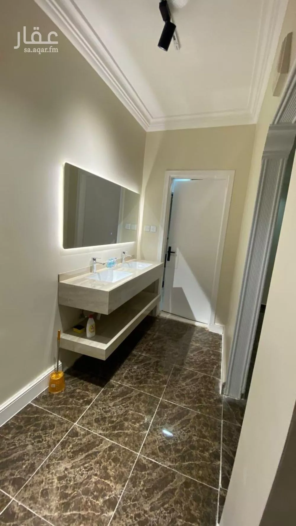 5 bedroom apartment in Dhahrat Laban, Riyadh 12