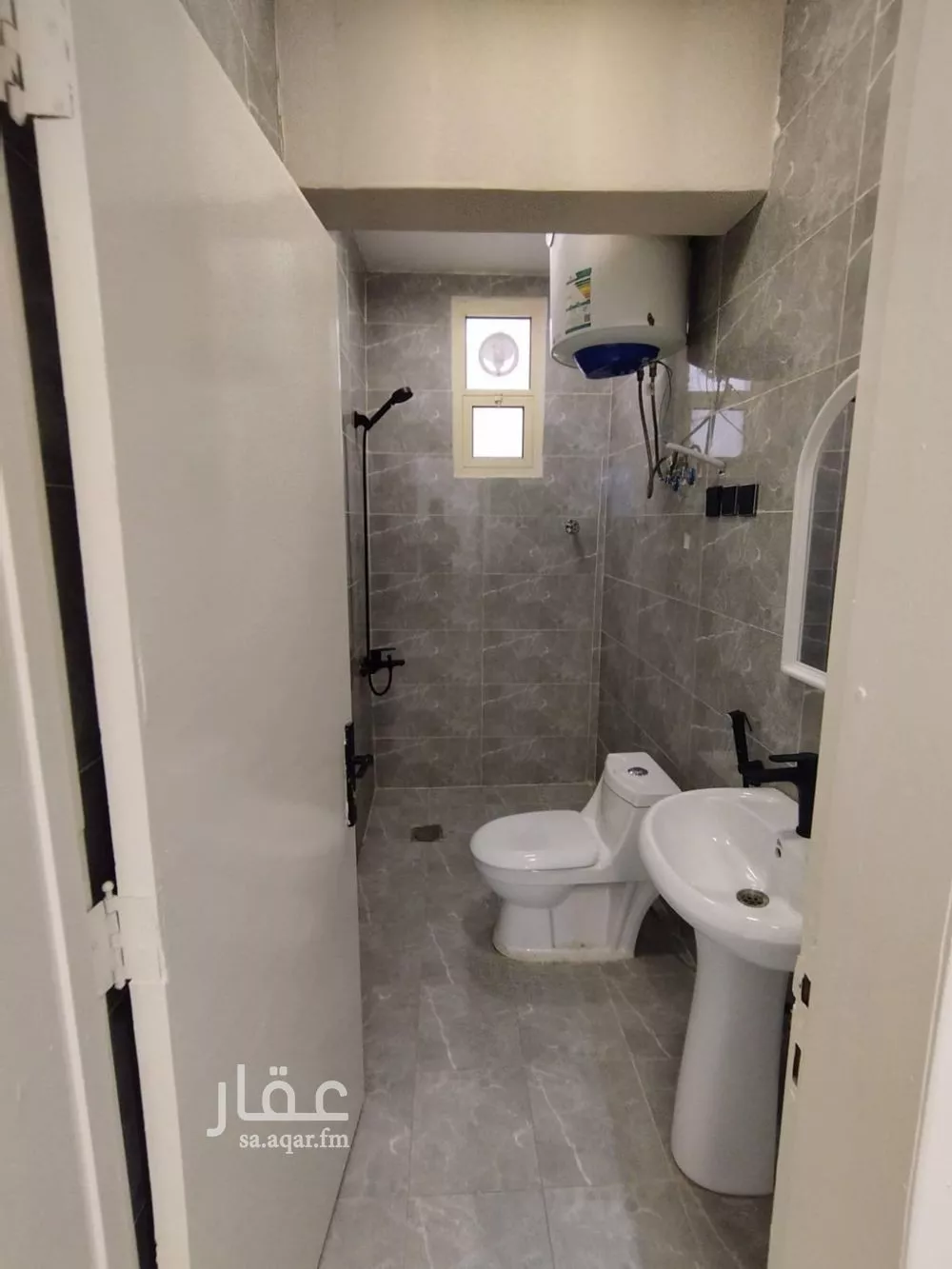 شقة 1 غرف في الملقا 2