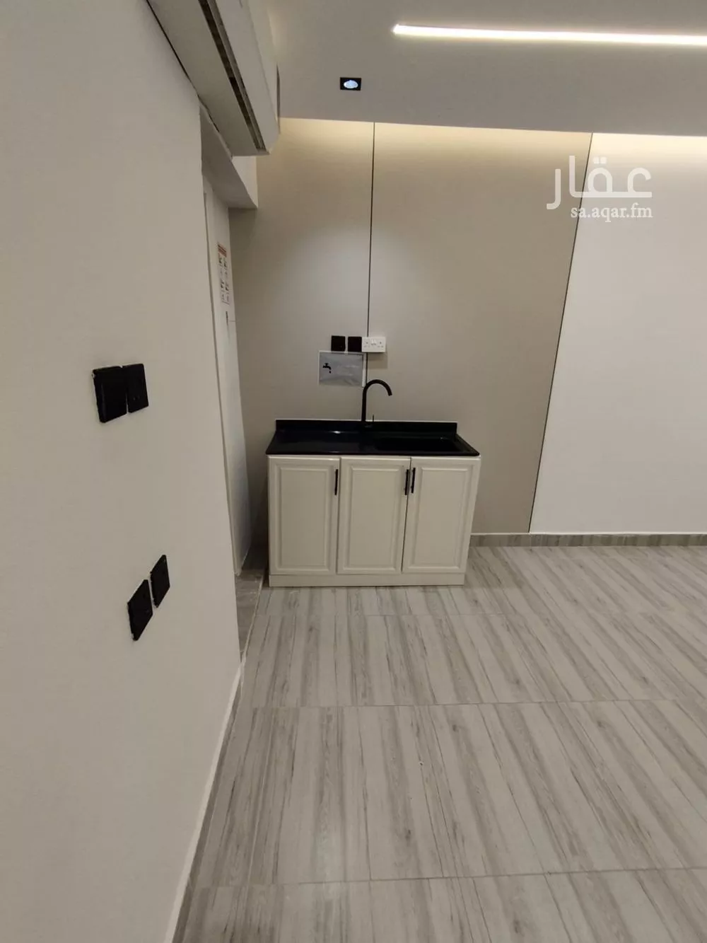 شقة 1 غرف في الملقا 3