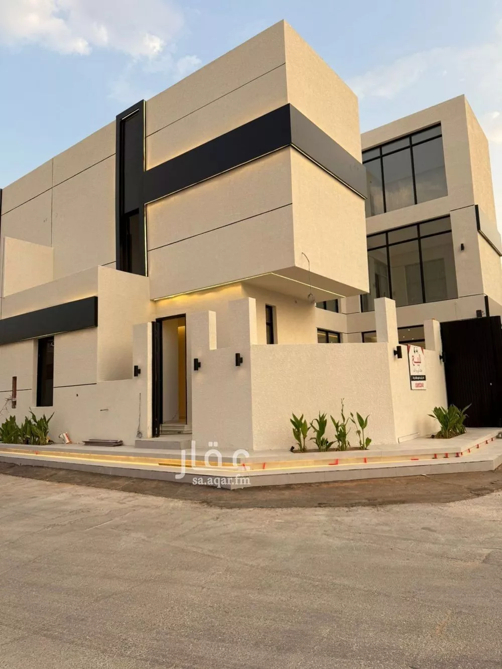 4 bedroom villa in Al Mahdiyyah 2
