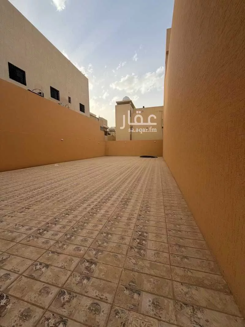 محل 875 م² في الشفا 3