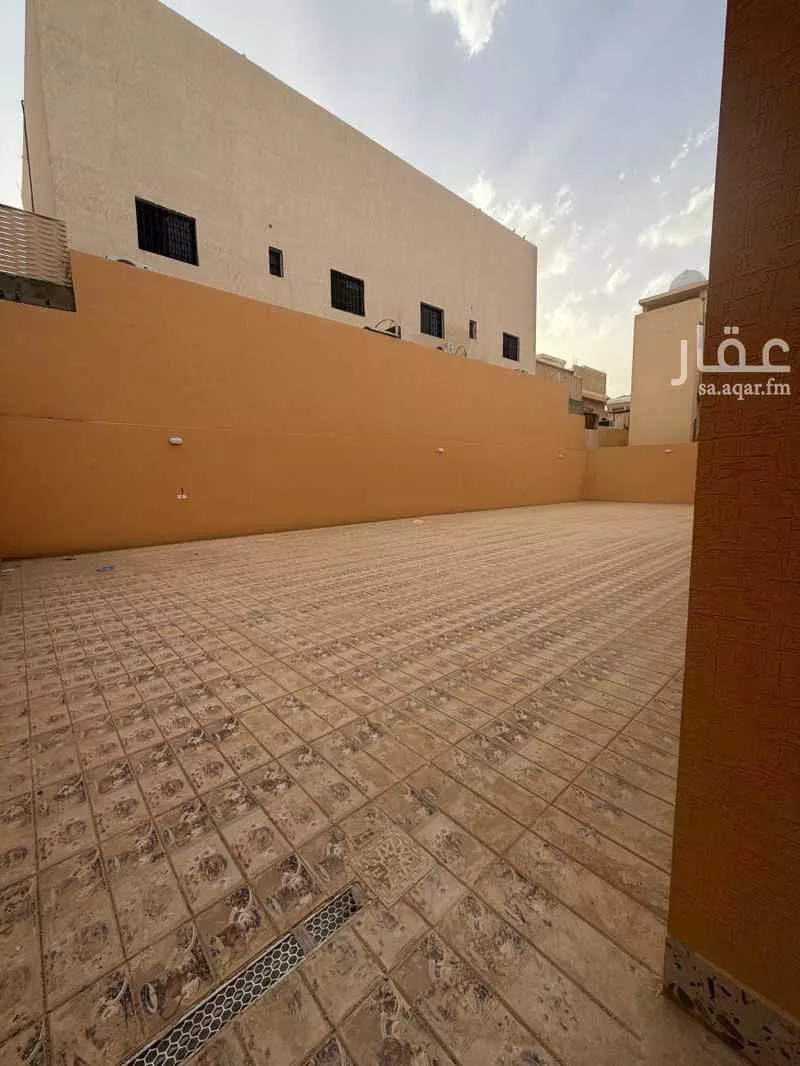 محل 875 م² في الشفا 2