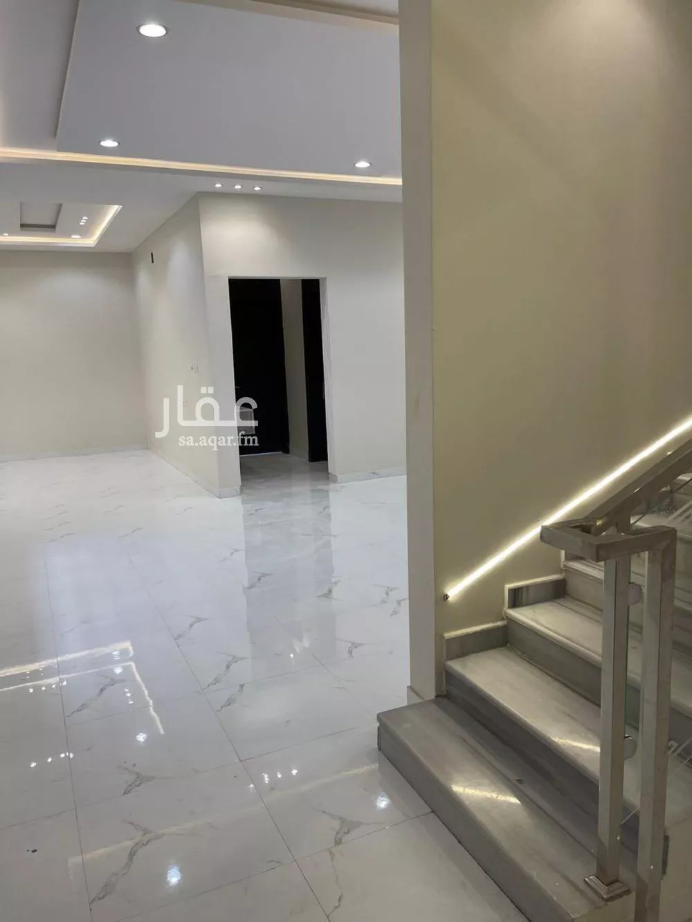 فيلا 6 غرف في عكاظ 3