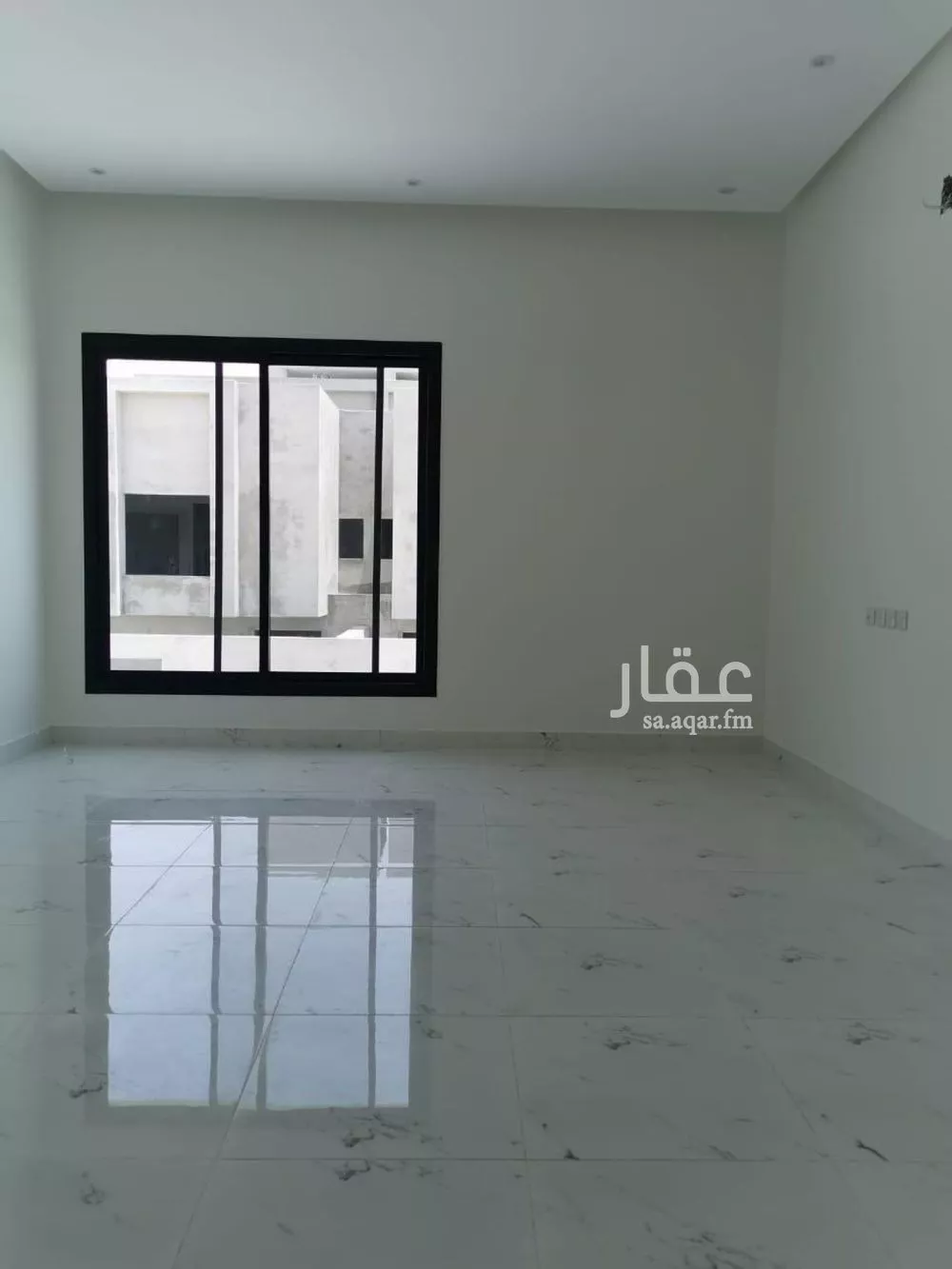 فيلا 3 غرف في العارض 1