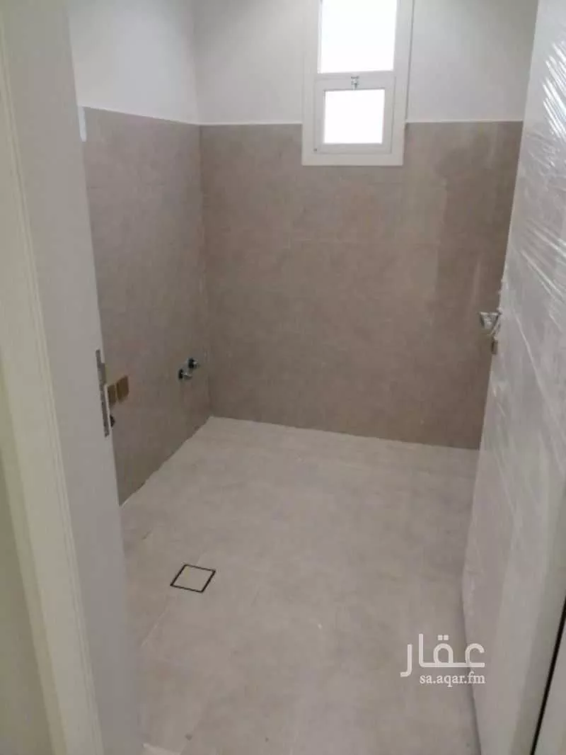 فيلا 4 غرف في العارض 5