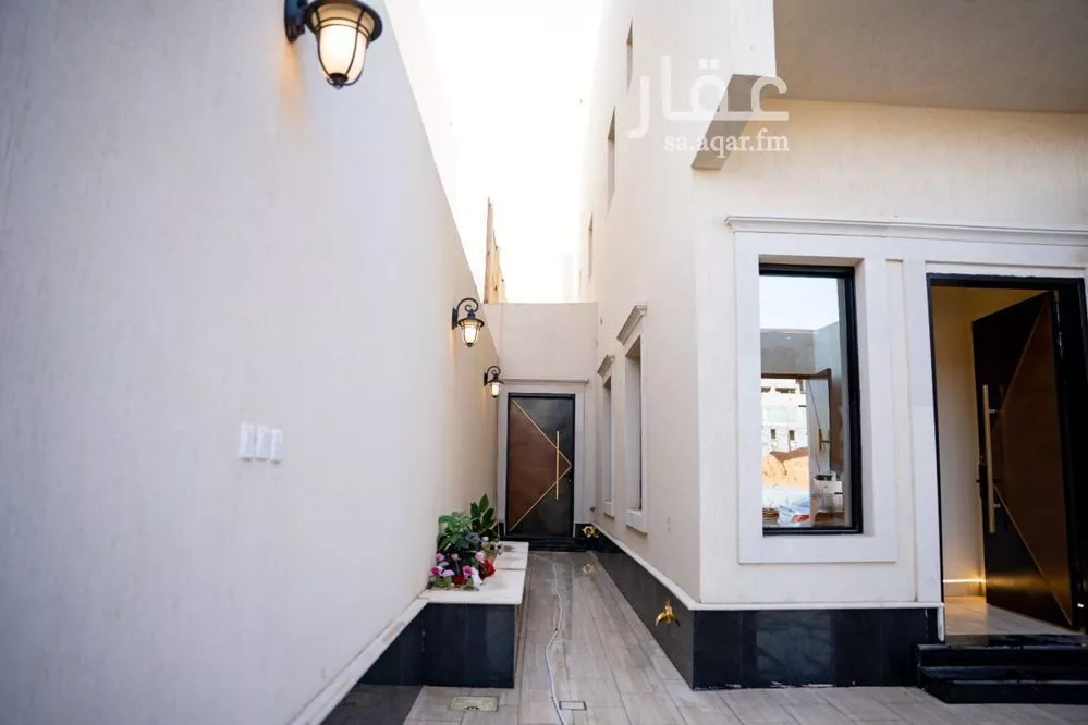 شقة 6 غرف في الرمال 4