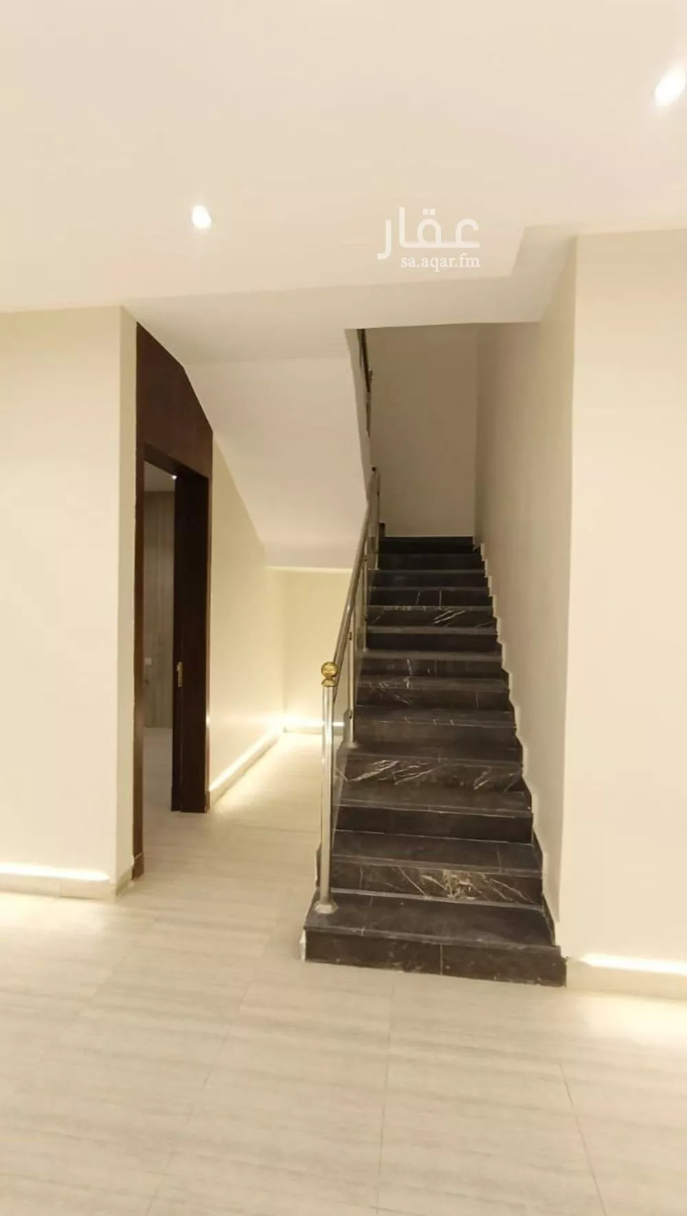 شقة 5 غرف في الرمال 3