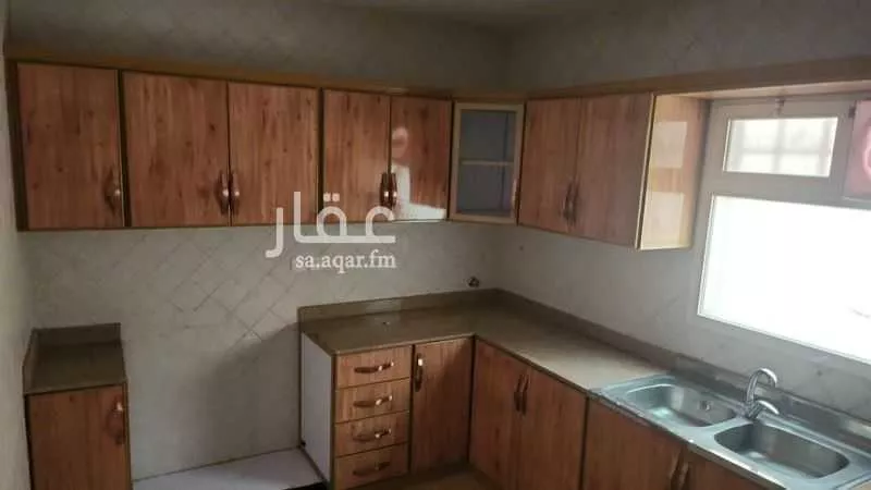 فيلا 7 غرف في الفلاح 5