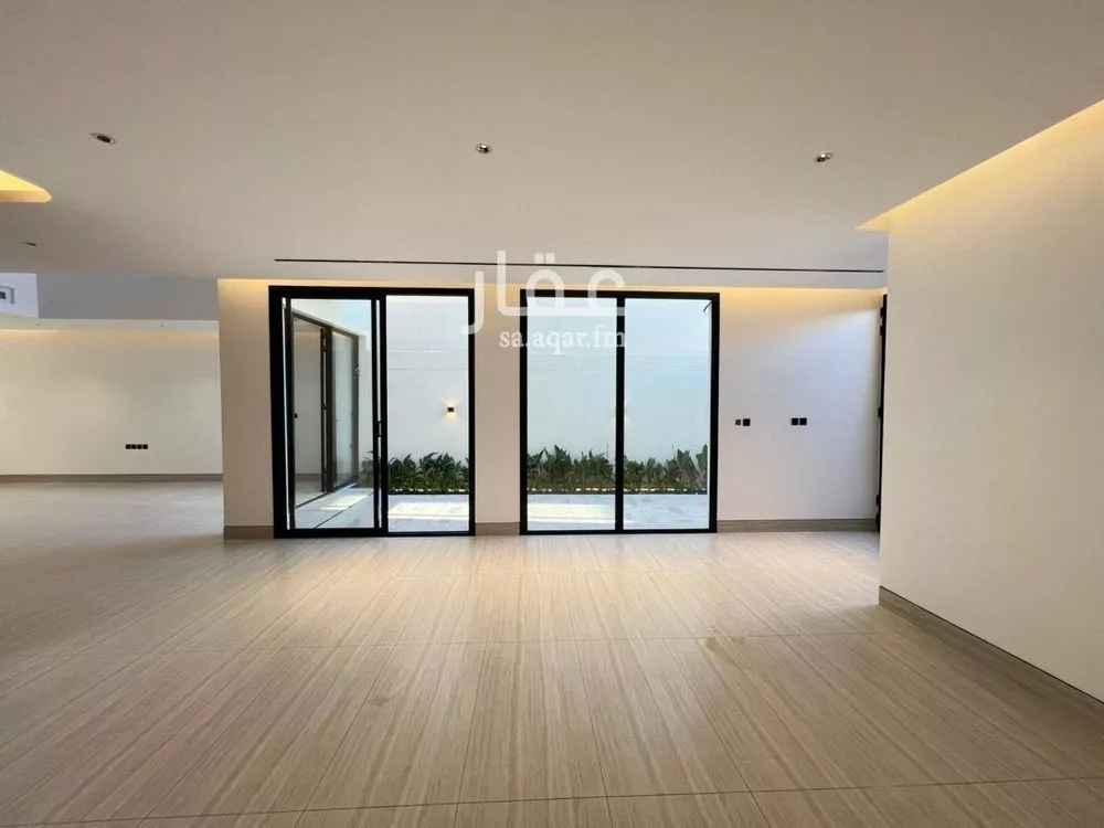 5 bedroom villa in Al Narjis 5