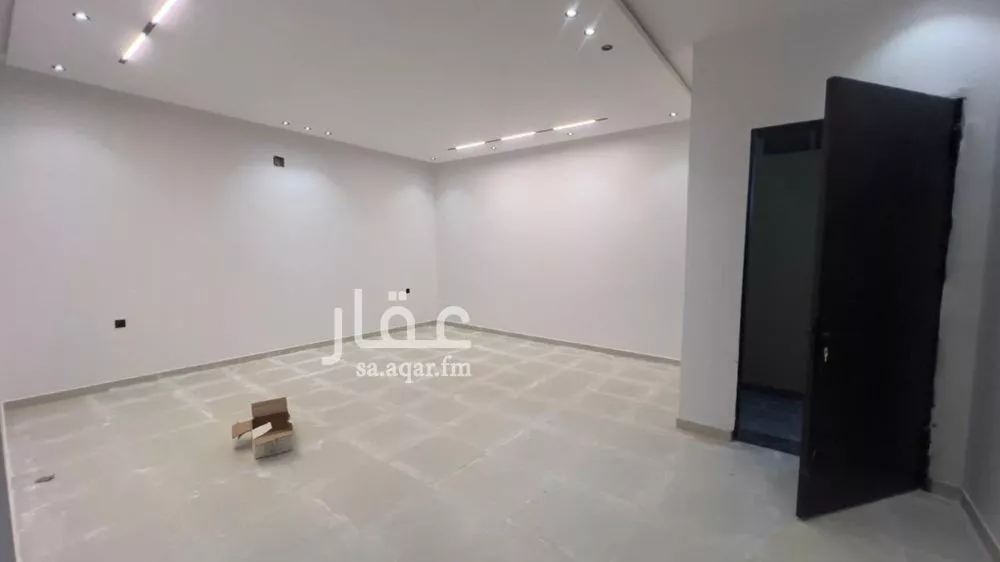 فيلا 6 غرف في عكاظ 3