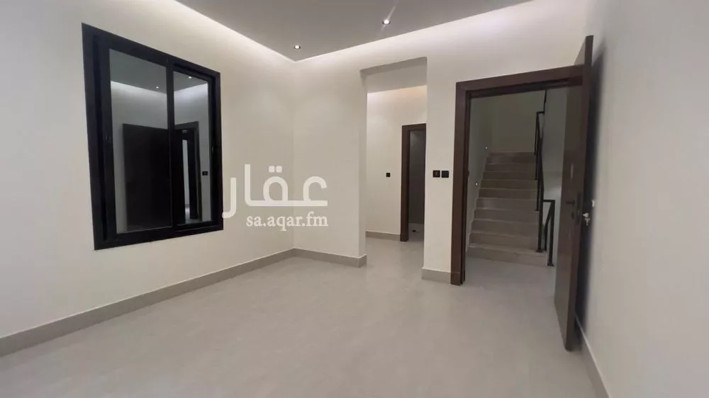 فيلا 5 غرف في عكاظ 5