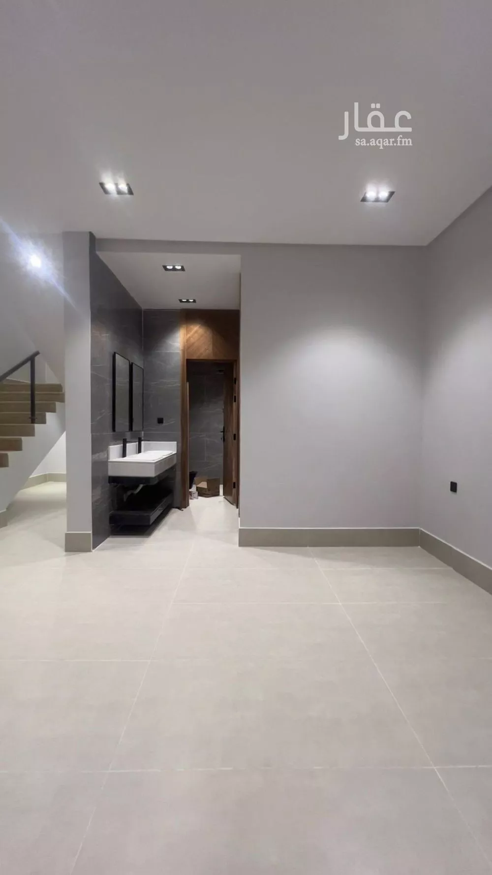 فيلا 5 غرف في عكاظ 3