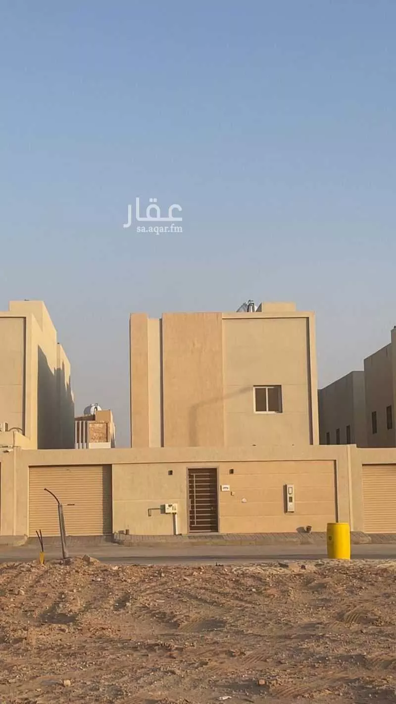 فيلا 4 غرف في الجنادرية
