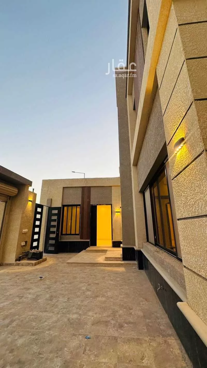 5 bedroom floor in Al Janadriyah 3