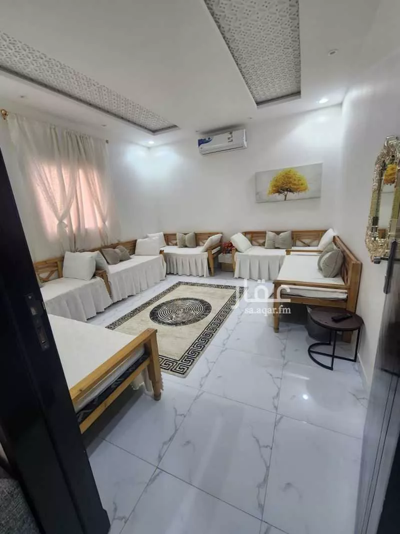 فيلا 8 غرف في عكاظ 3