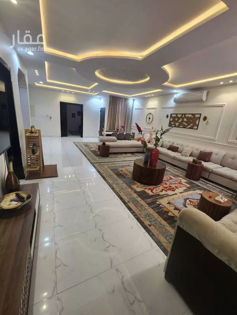 فيلا 8 غرف في عكاظ 1