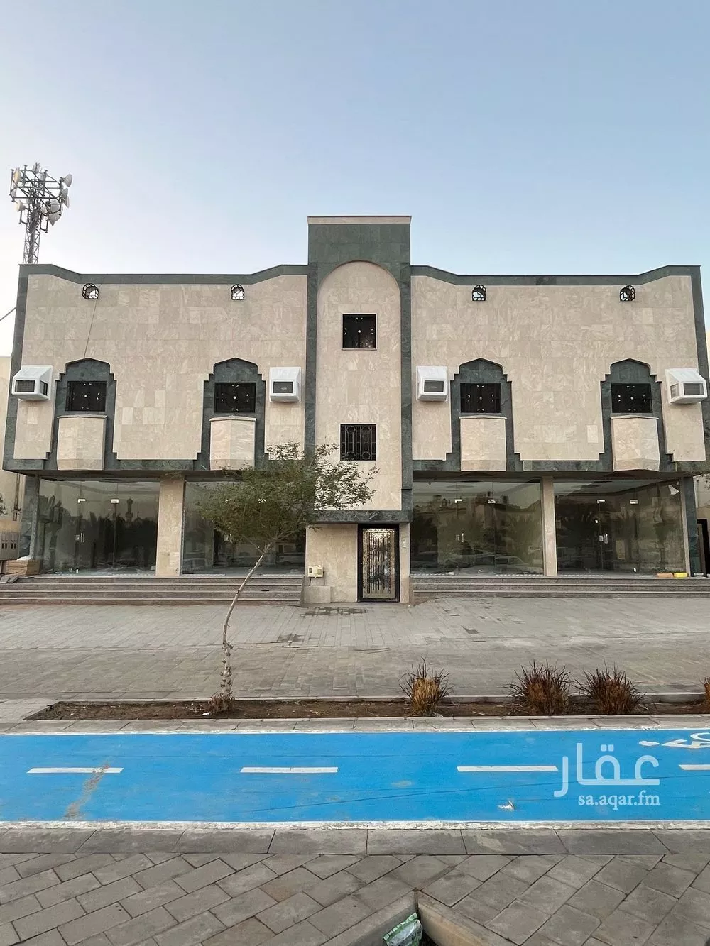 720 sqm building in Al Difa