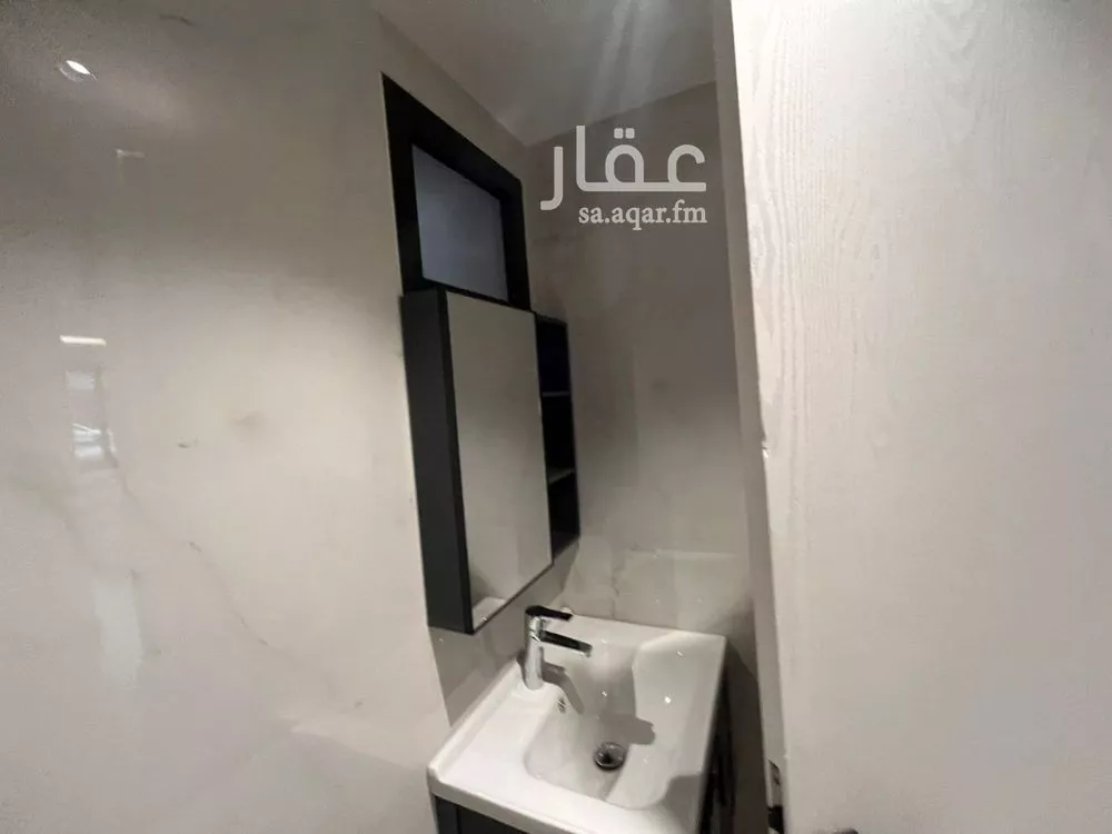 شقة 3 غرف في الملقا 3