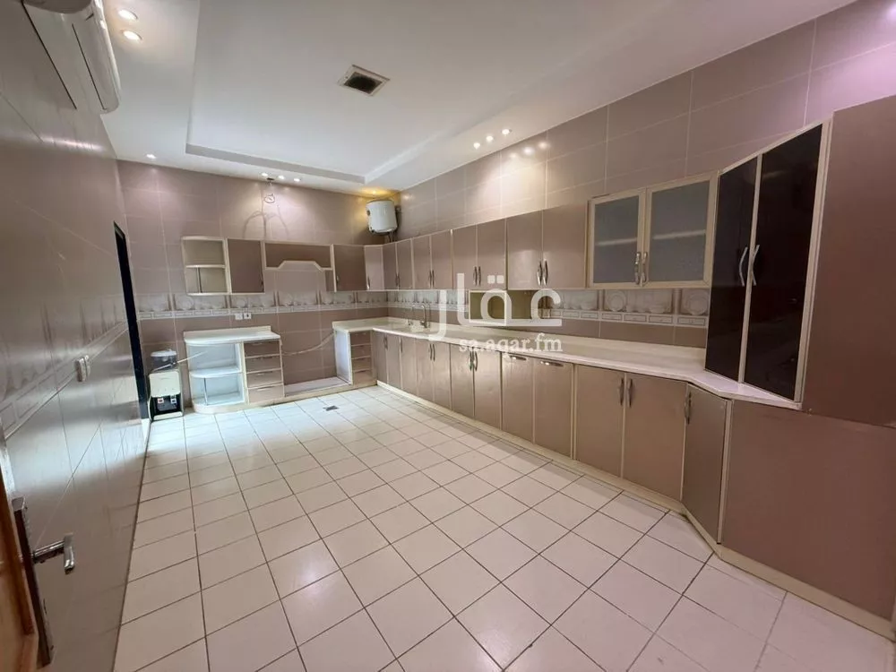 4 bedroom apartment in Al Aridh, Riyadh 5